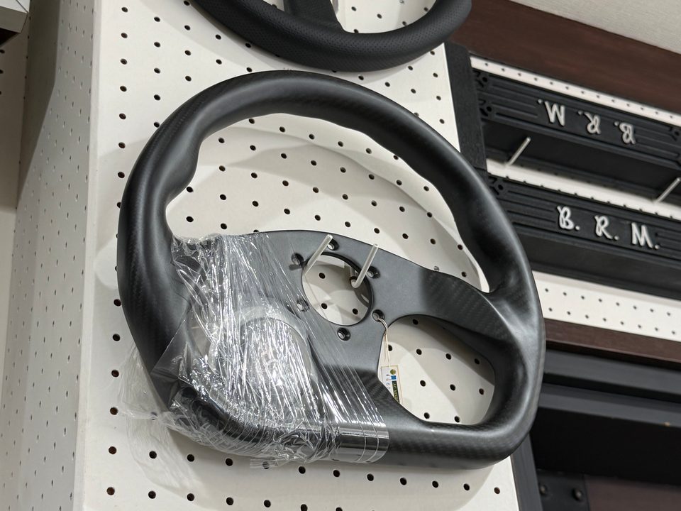AC MINDSさんの店頭に掛かったW03 Dマン